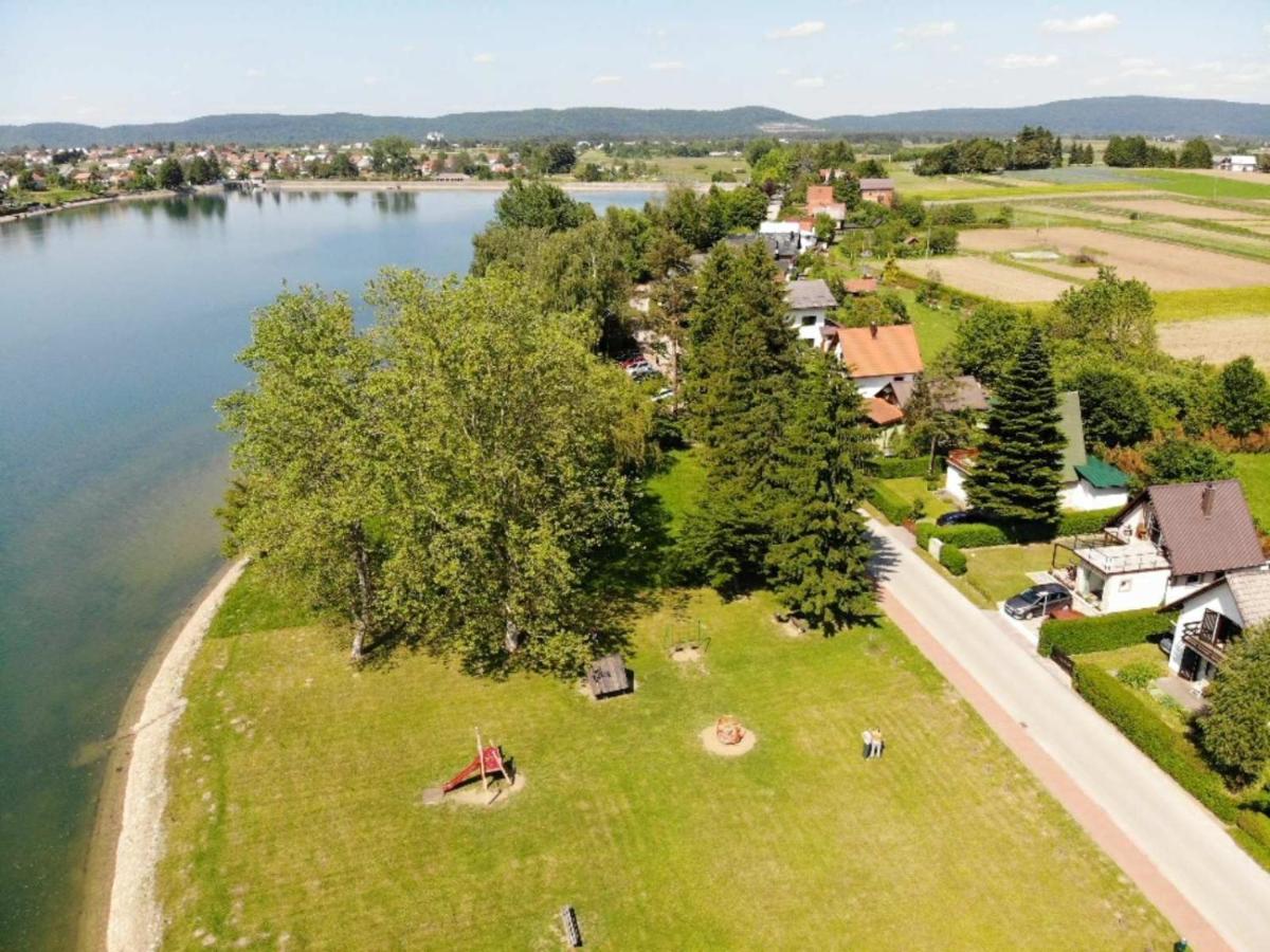 Vila Kosjenka On Lake Sabljaci Ogulin Eksteriør billede